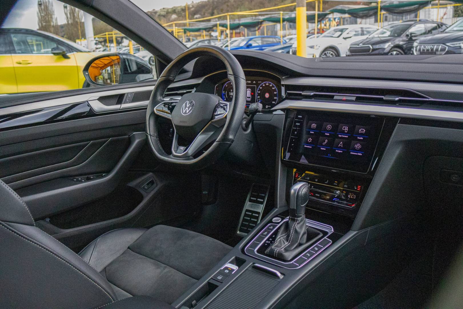 Volkswagen Arteon Shooting Brake SB 2.0 TDI R-LINE DSG -NEBÚRANÉ – Obrázok 17