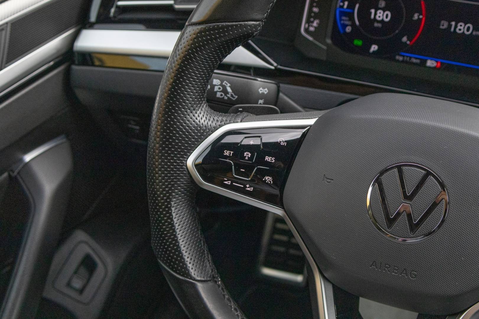 Volkswagen Arteon Shooting Brake SB 2.0 TDI R-LINE DSG -NEBÚRANÉ – Obrázok 19