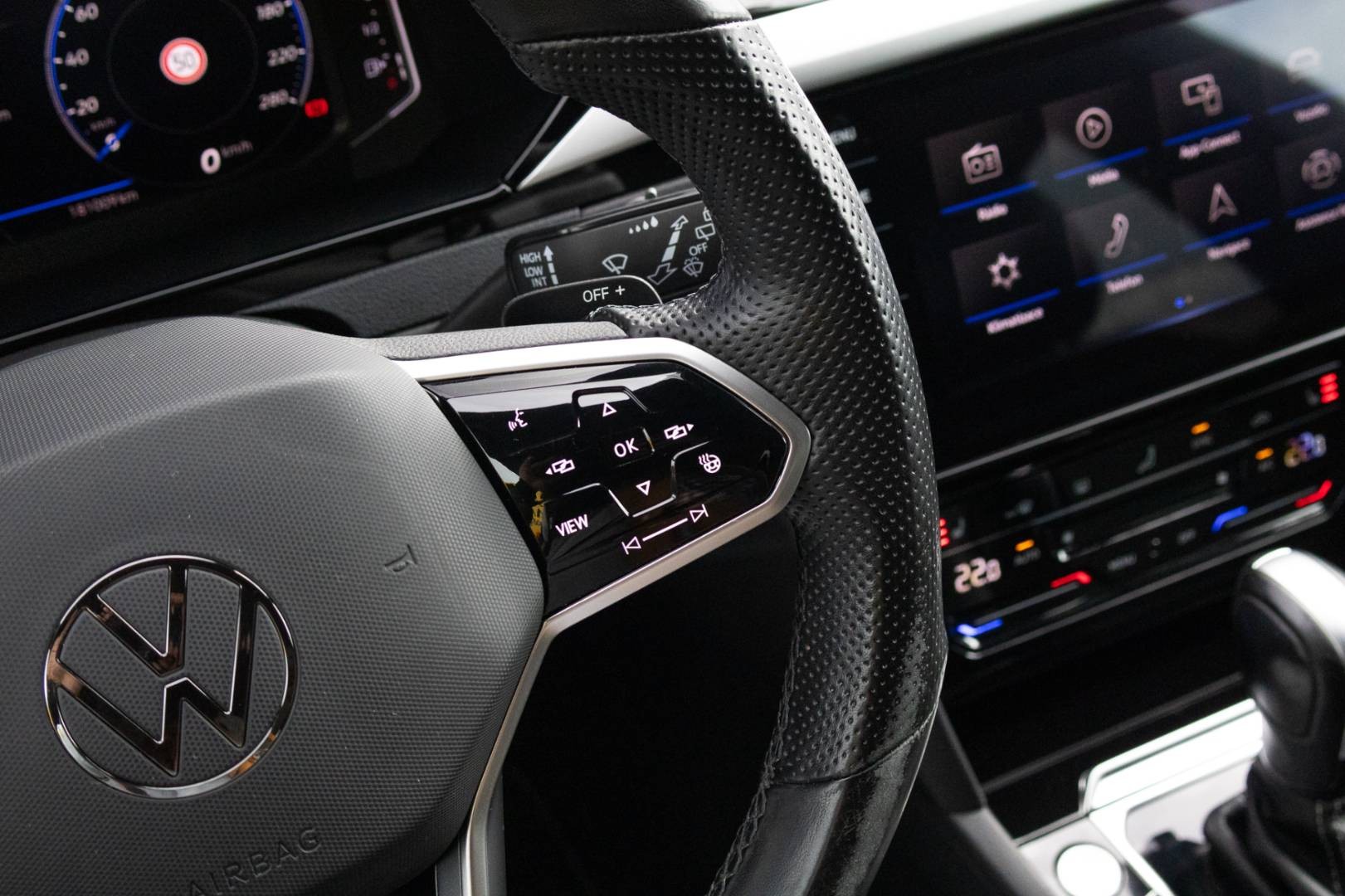 Volkswagen Arteon Shooting Brake SB 2.0 TDI R-LINE DSG -NEBÚRANÉ – Obrázok 22