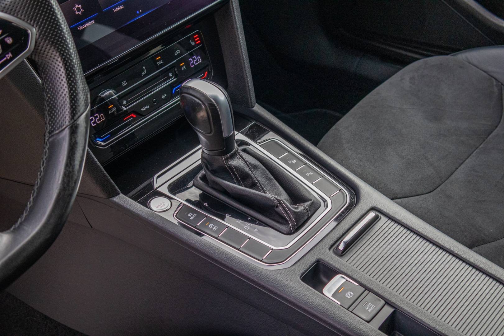 Volkswagen Arteon Shooting Brake SB 2.0 TDI R-LINE DSG -NEBÚRANÉ – Obrázok 29