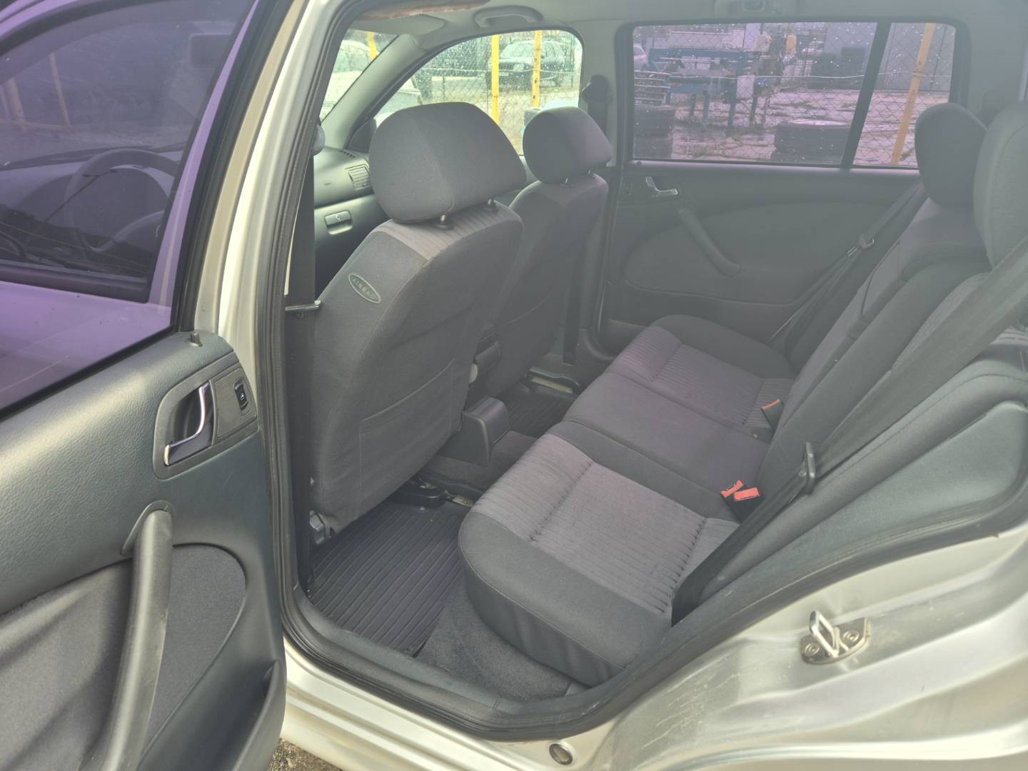 Škoda Octavia Combi 1.9 TDI Ambiente – Obrázok 9