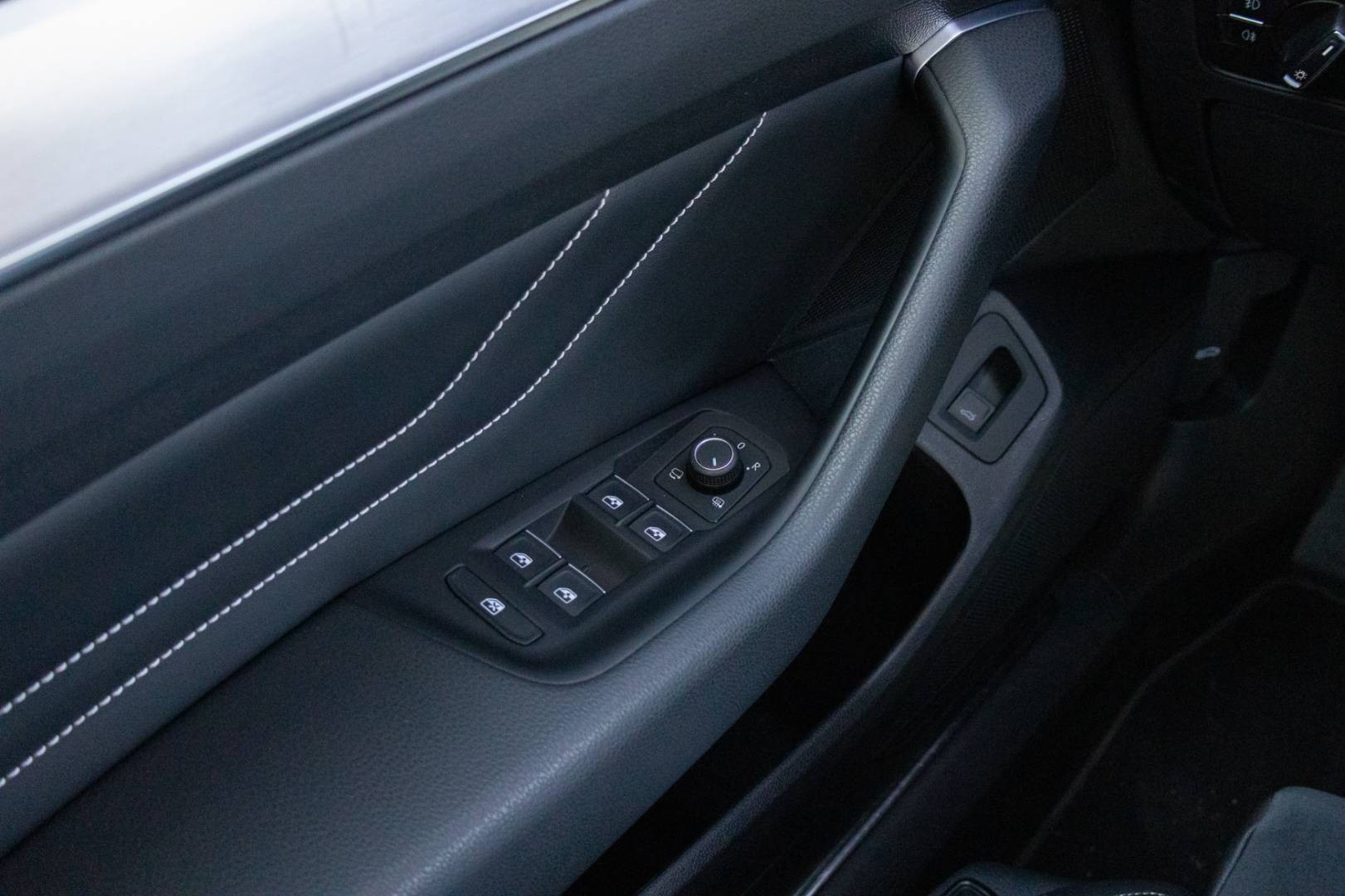 Volkswagen Passat Variant 2.0 TDI EVO Elegance M6 -MATRIX – Obrázok 14