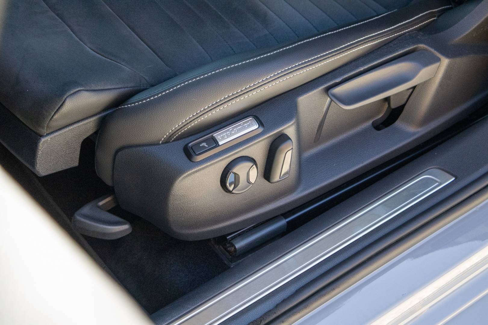 Volkswagen Passat Variant 2.0 TDI EVO Elegance M6 -MATRIX – Obrázok 13