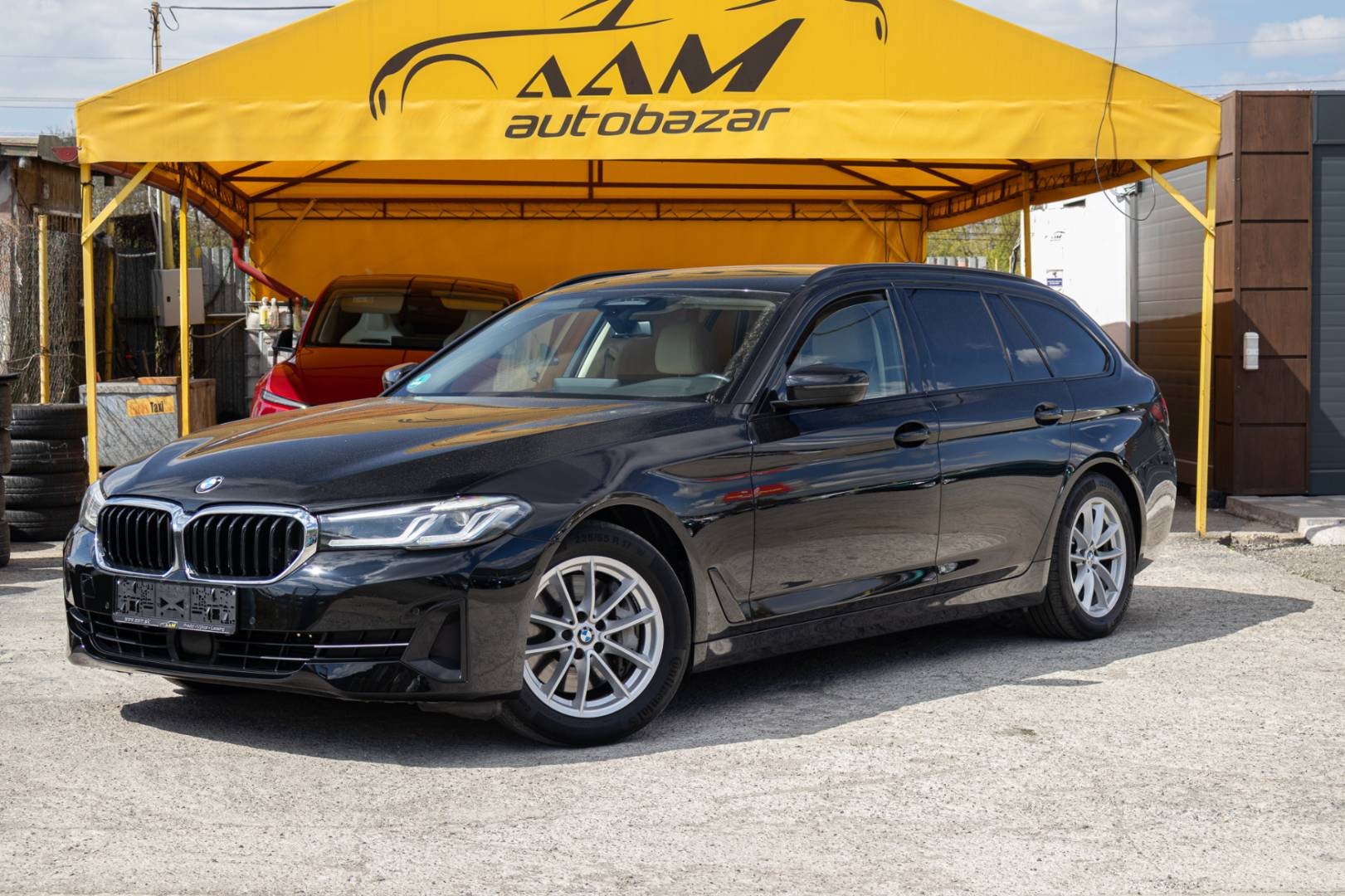 BMW Rad 5 Touring 530d mHEV xDrive A/T – Obrázok 2