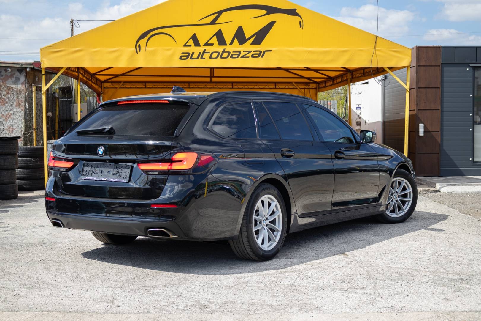 BMW Rad 5 Touring 530d mHEV xDrive A/T – Obrázok 8