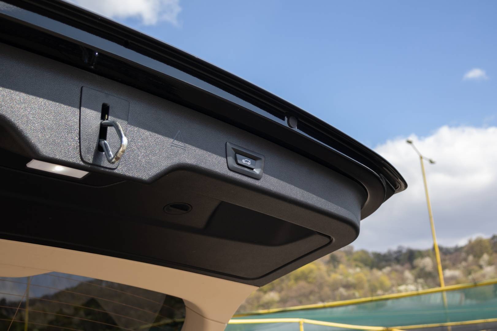 BMW Rad 5 Touring 530d mHEV xDrive A/T – Obrázok 10