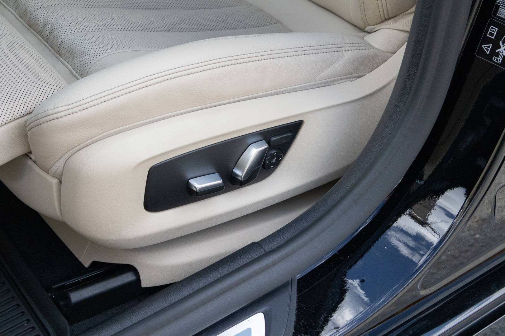 BMW Rad 5 Touring 530d mHEV xDrive A/T – Obrázok 13