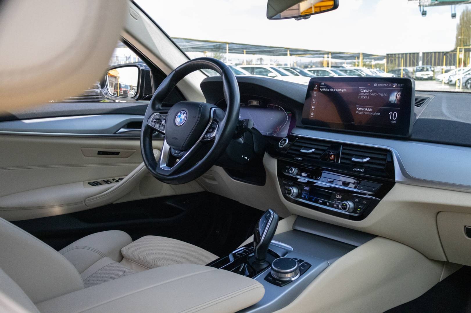 BMW Rad 5 Touring 530d mHEV xDrive A/T – Obrázok 15