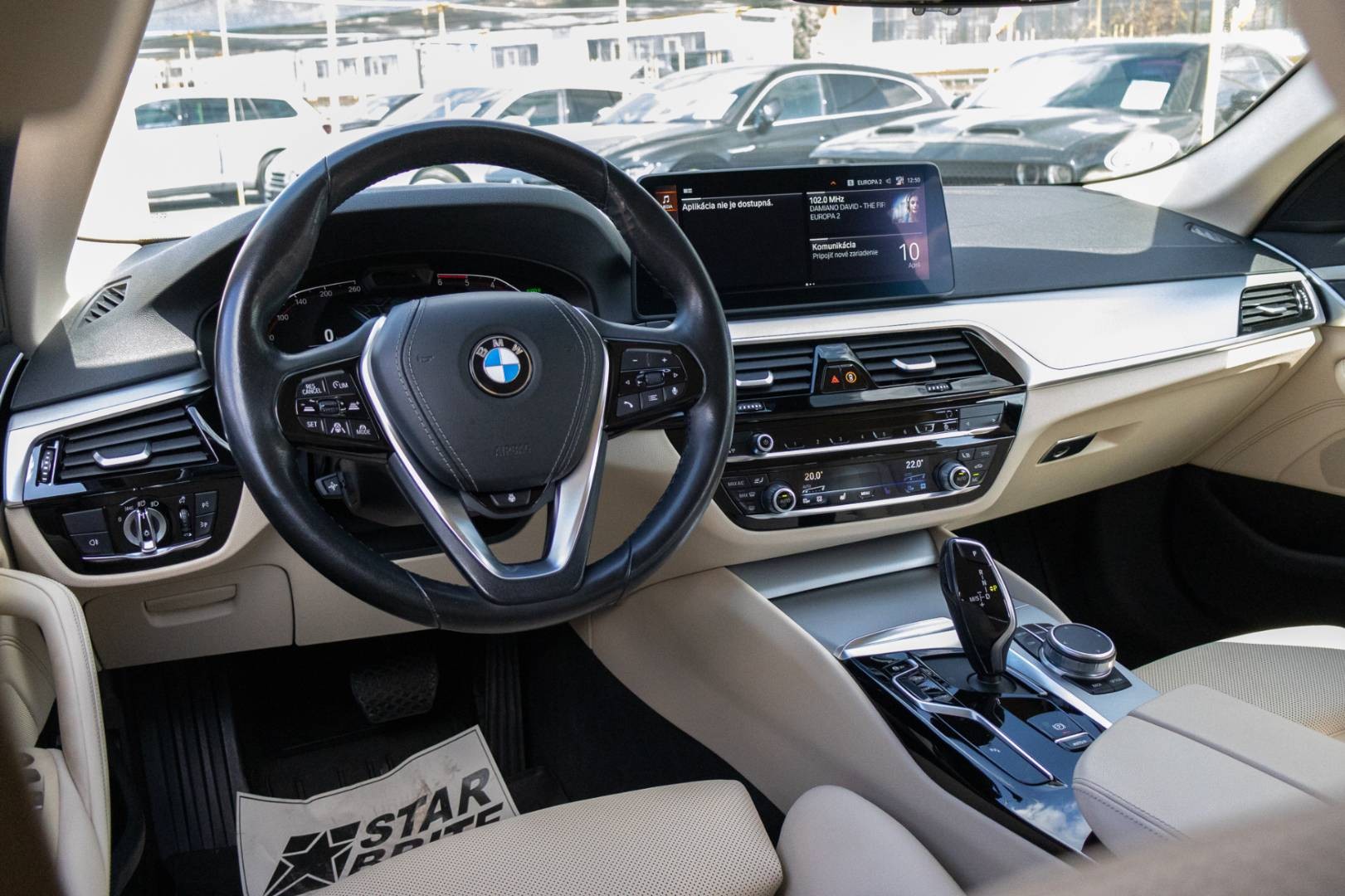 BMW Rad 5 Touring 530d mHEV xDrive A/T – Obrázok 16