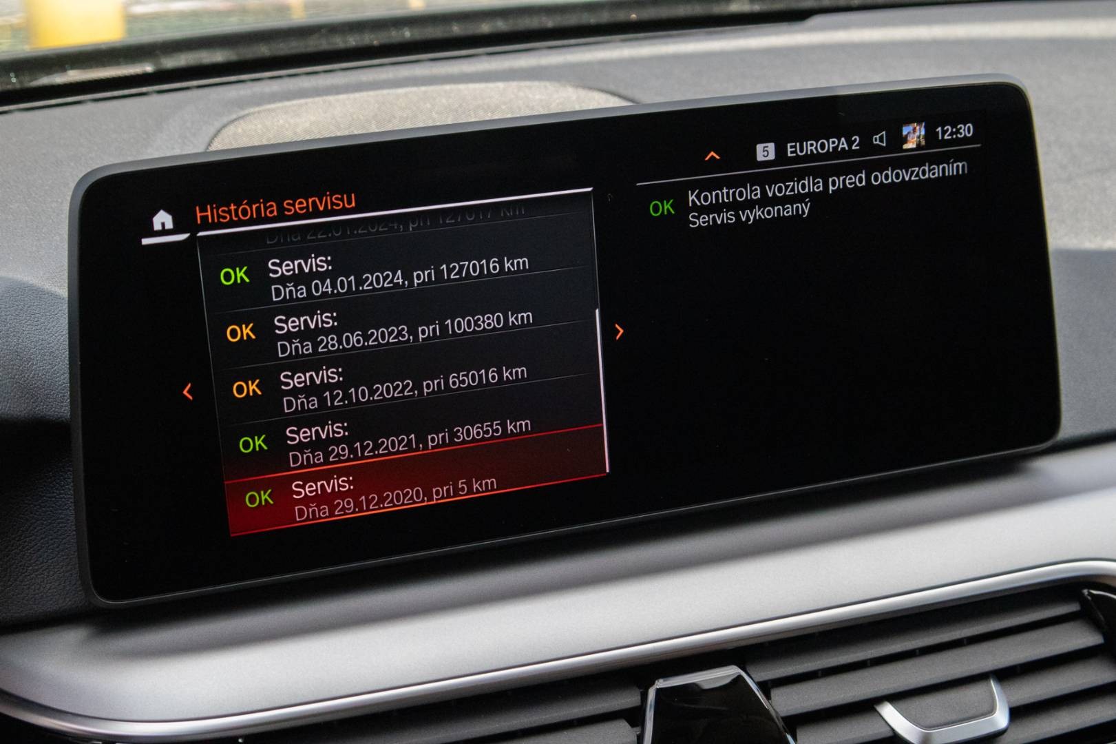 BMW Rad 5 Touring 530d mHEV xDrive A/T – Obrázok 22