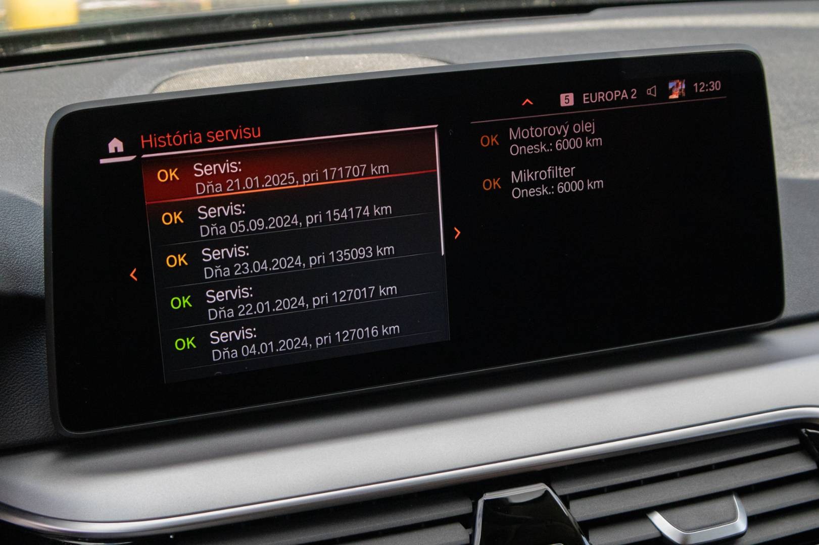 BMW Rad 5 Touring 530d mHEV xDrive A/T – Obrázok 23