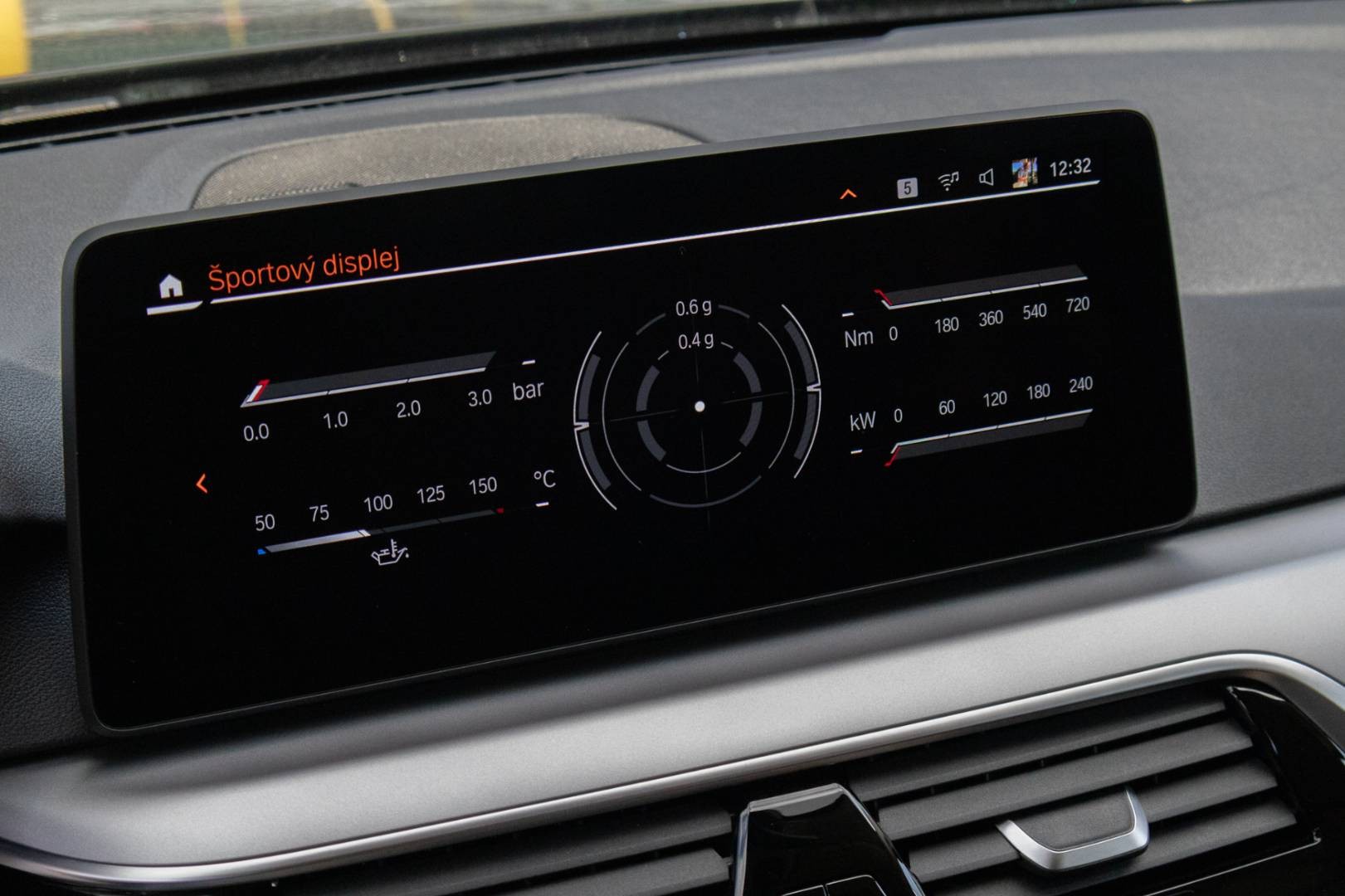 BMW Rad 5 Touring 530d mHEV xDrive A/T – Obrázok 32