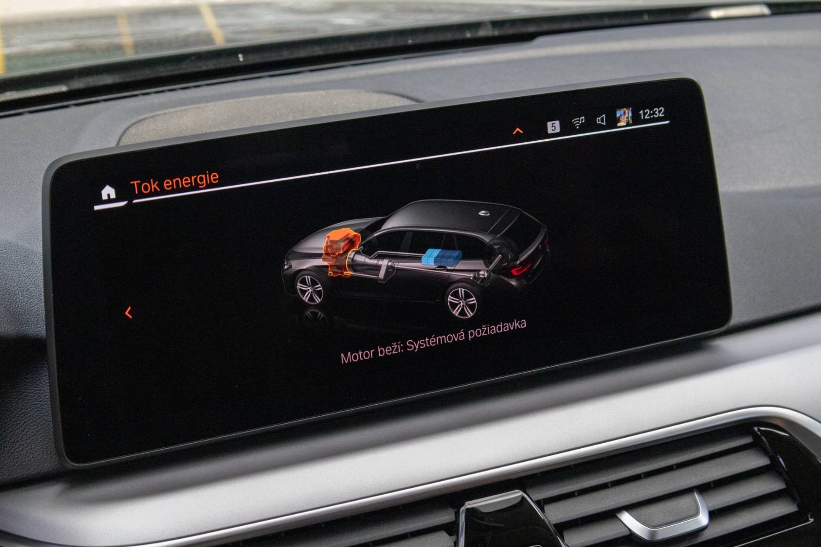 BMW Rad 5 Touring 530d mHEV xDrive A/T – Obrázok 33