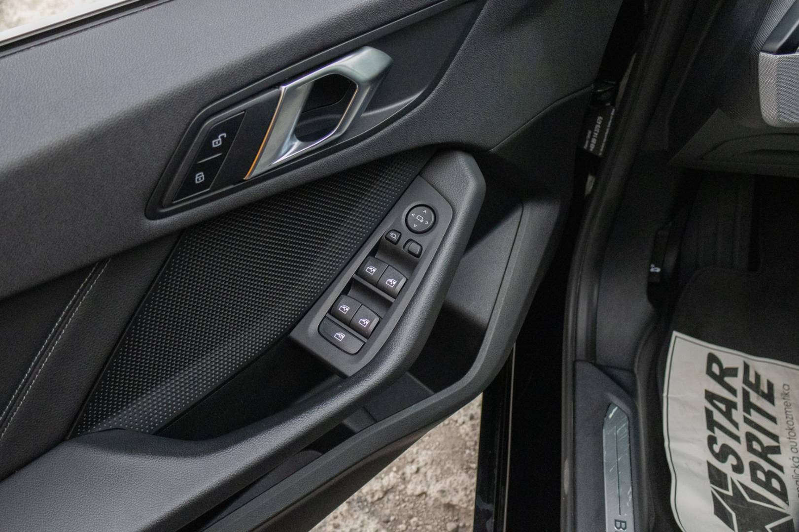 BMW Rad 1 118d A/T - F40 – Obrázok 13