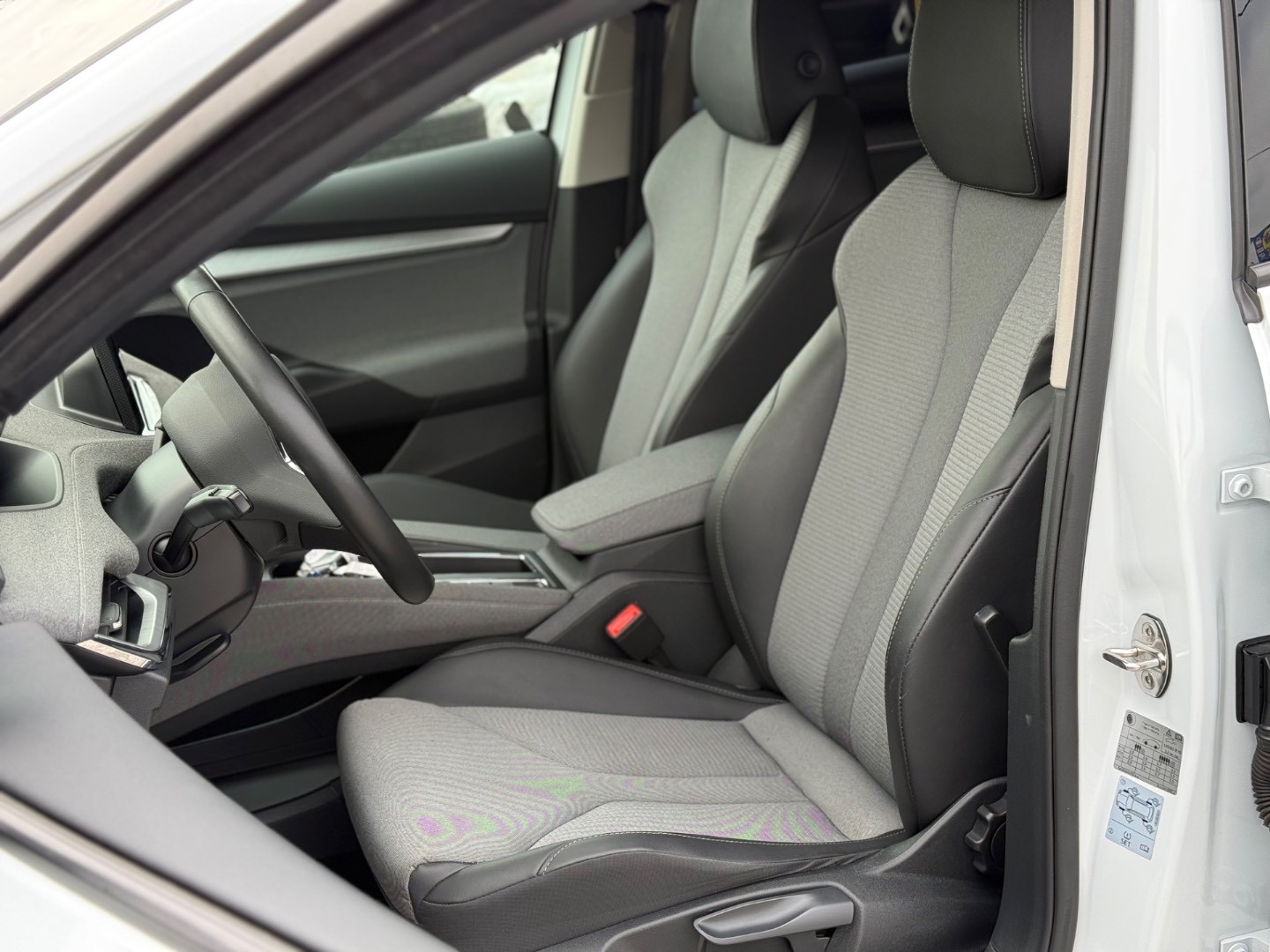 Škoda Enyaq iV 60 - Matrix -NEBÚRANÉ – Obrázok 10