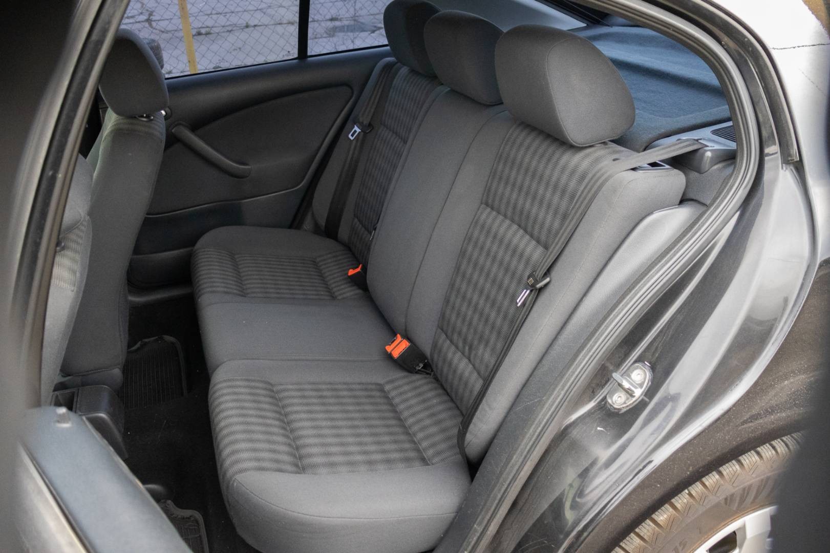 Škoda Octavia 1.6 TOUR – Obrázok 11