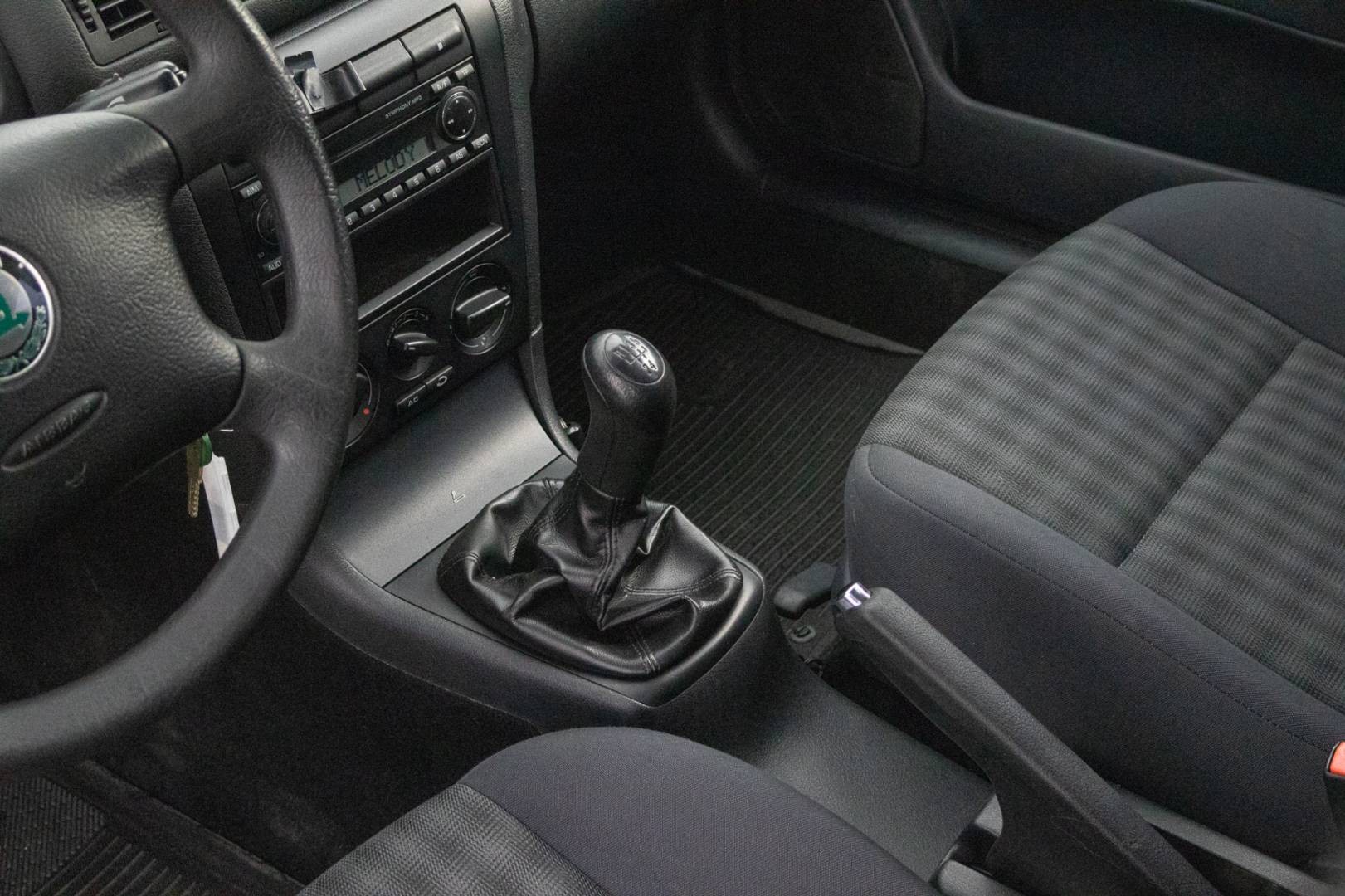 Škoda Octavia 1.6 TOUR – Obrázok 18