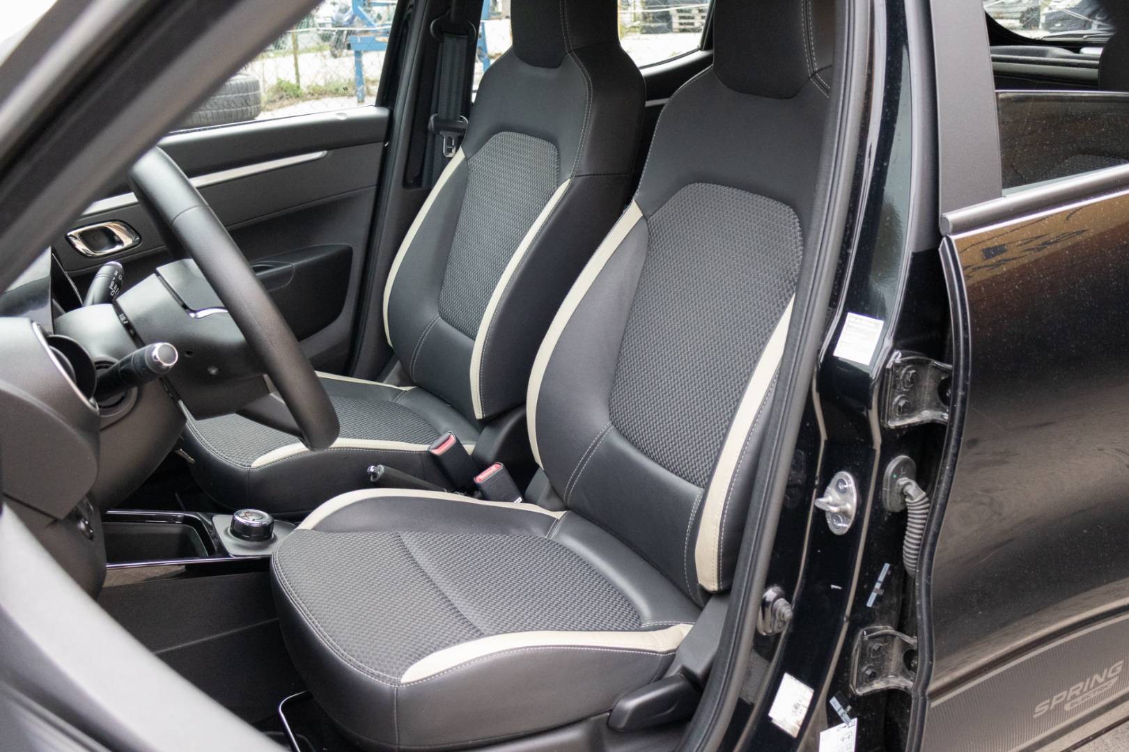 Dacia Spring FL 26.8kWh/33KW Comfort Plus -NEBÚRANÉ – Obrázok 12