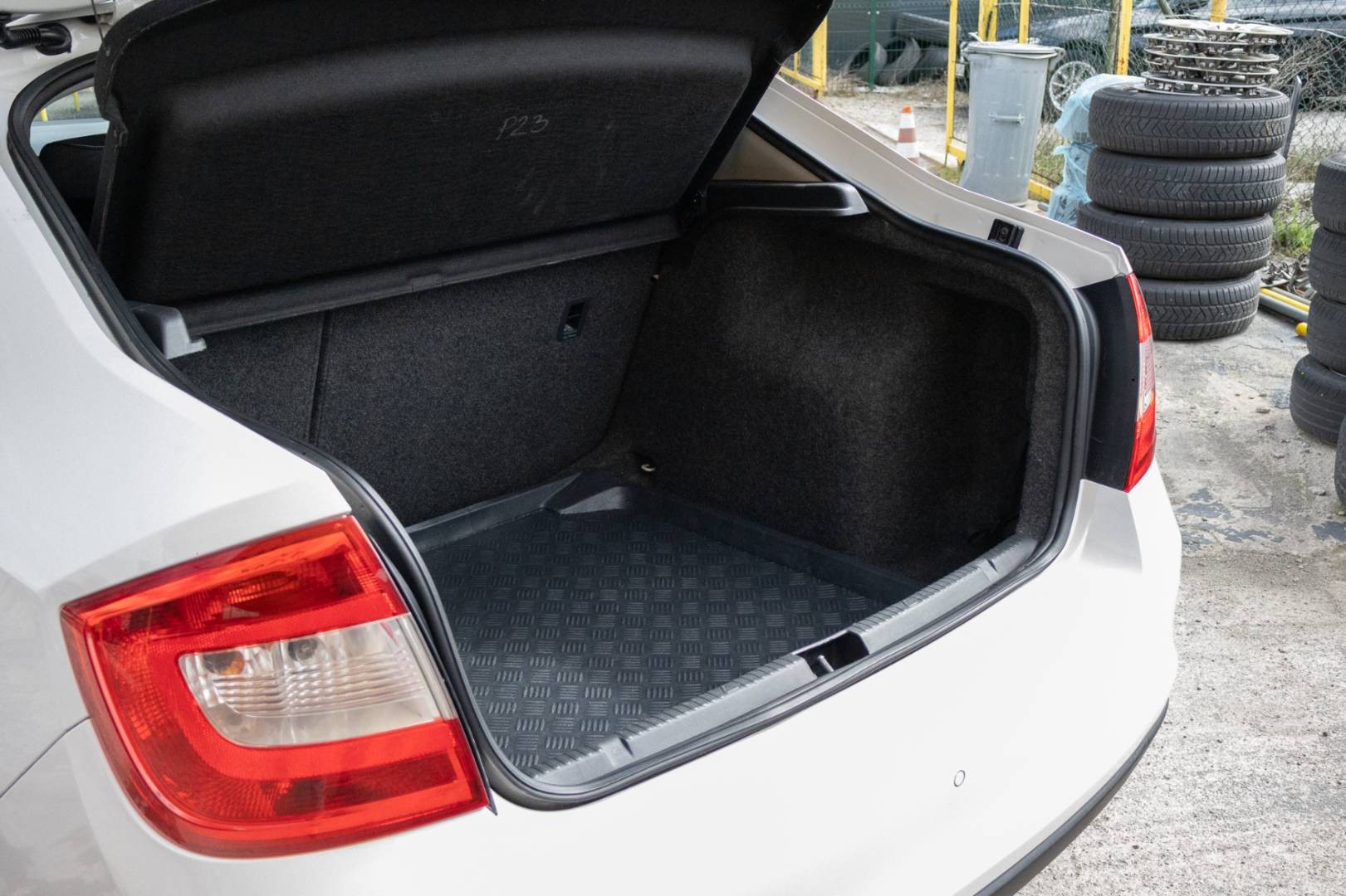 Škoda Rapid 1.4 TDI Ambition – Obrázok 9