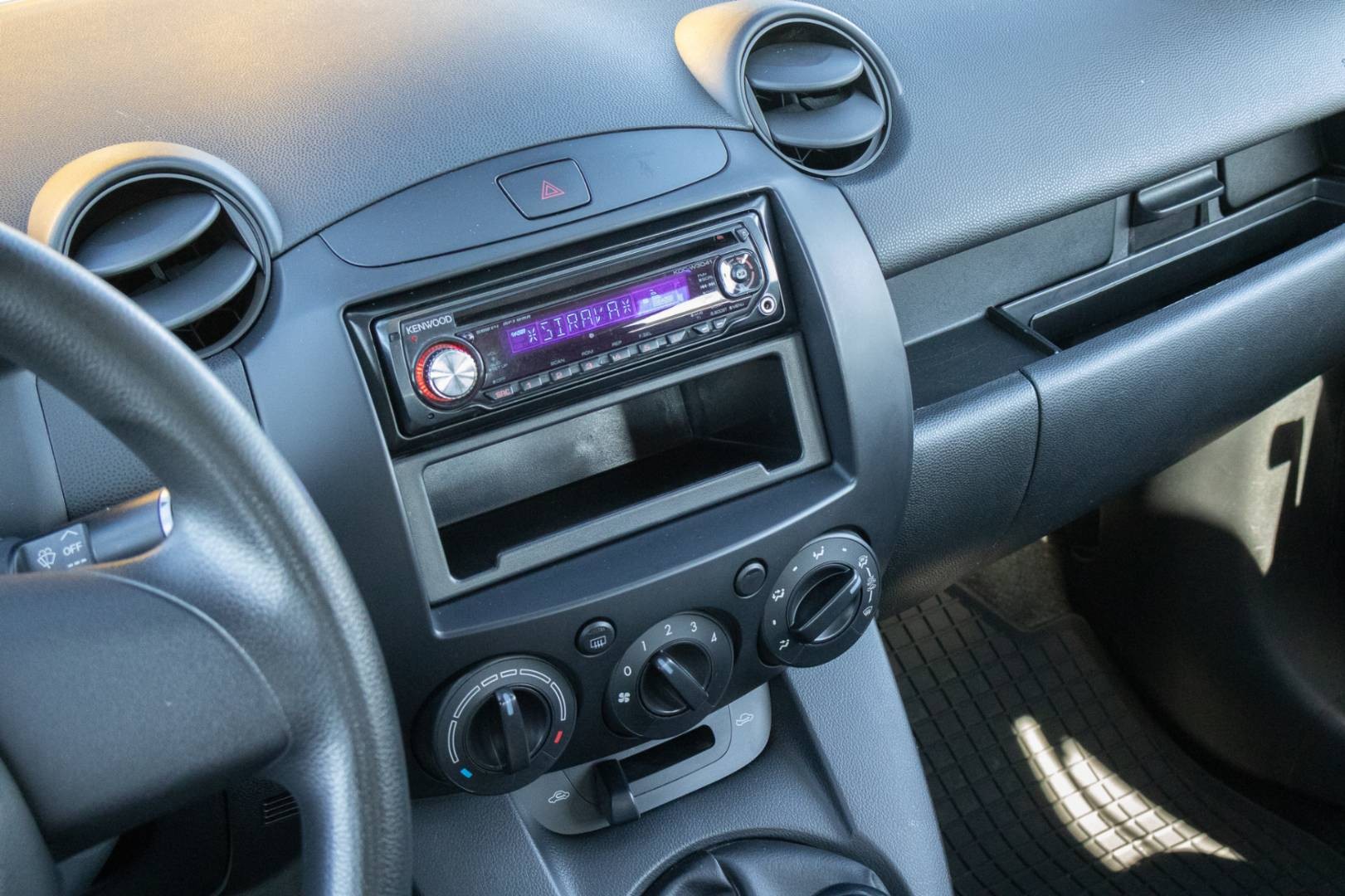 Mazda 2 1.3i CE – Obrázok 16