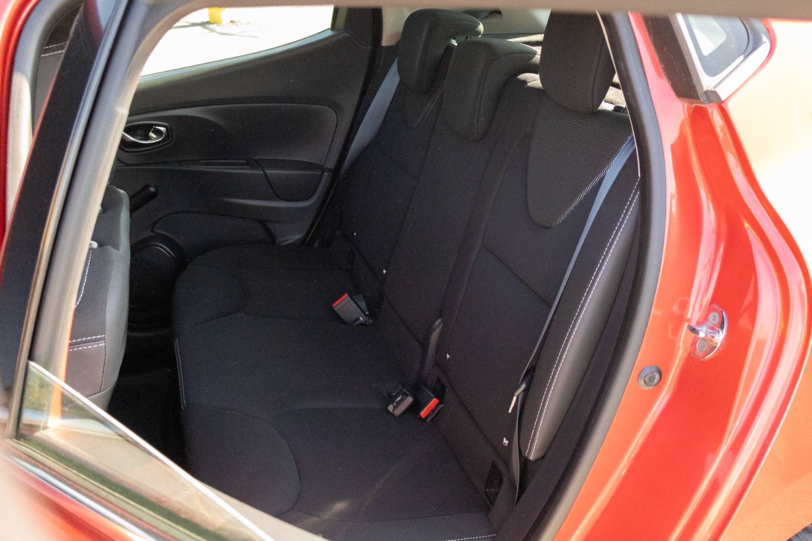 Renault Clio 1.2 16V -NEBÚRANÉ- Len 79tis. KM/SK Pôvod/1.Majiteľ – Obrázok 10