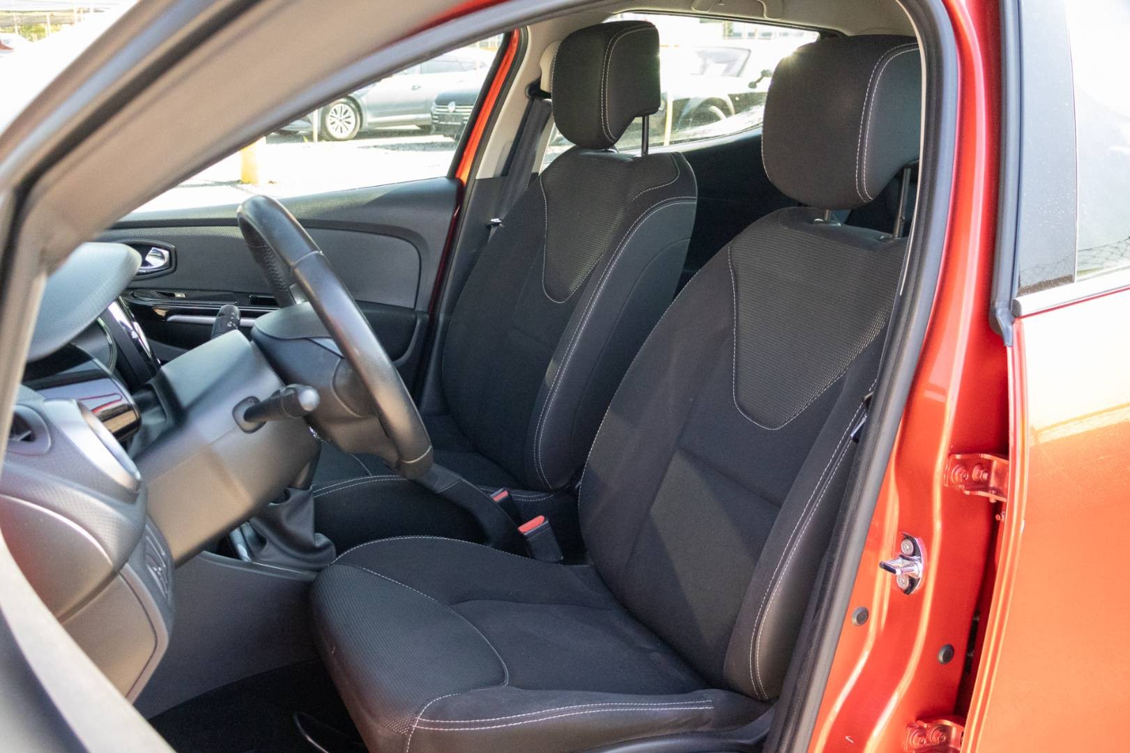 Renault Clio 1.2 16V -NEBÚRANÉ- Len 79tis. KM/SK Pôvod/1.Majiteľ – Obrázok 11