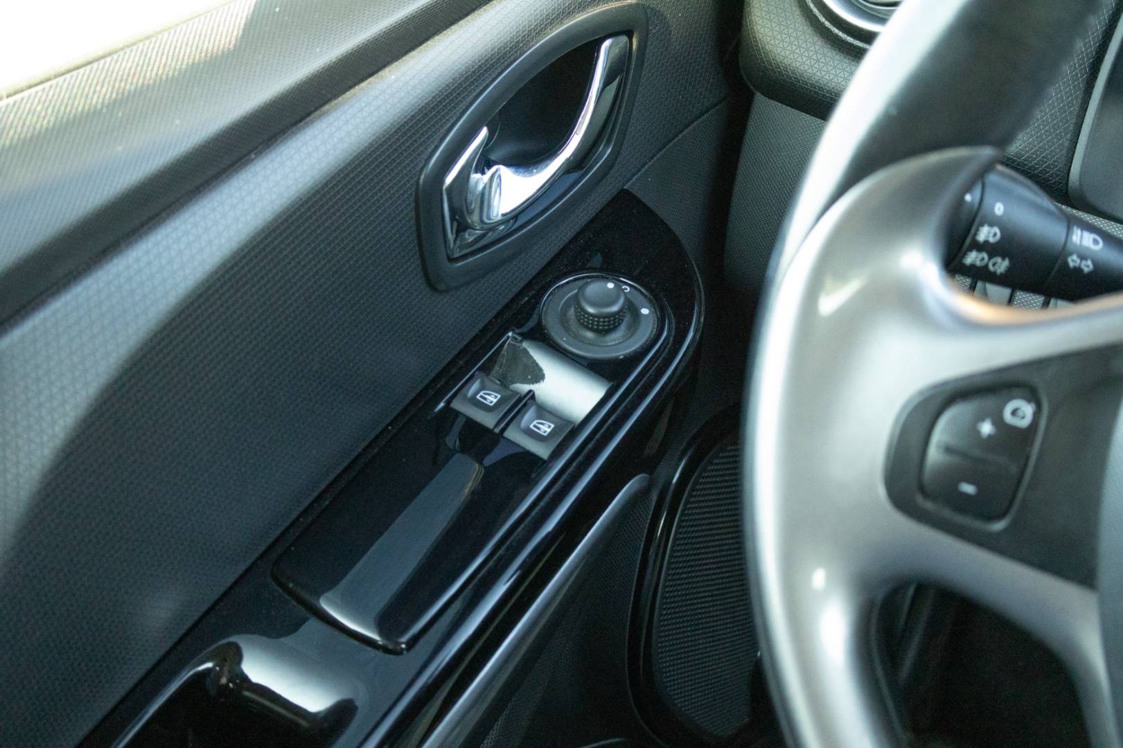 Renault Clio 1.2 16V -NEBÚRANÉ- Len 79tis. KM/SK Pôvod/1.Majiteľ – Obrázok 12