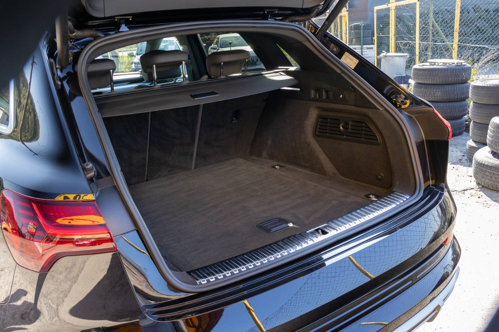 Audi E-tron 50 2x S-LINE Quattro -NEBÚRANÉ – Obrázok 9