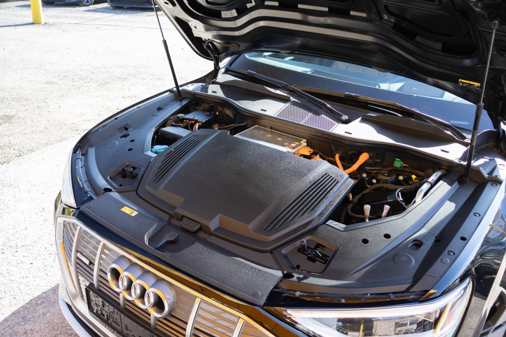 Audi E-tron 50 2x S-LINE Quattro -NEBÚRANÉ – Obrázok 11