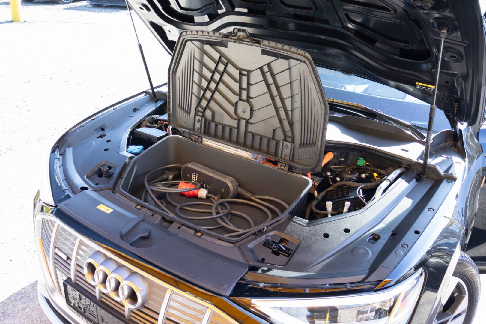 Audi E-tron 50 2x S-LINE Quattro -NEBÚRANÉ – Obrázok 12