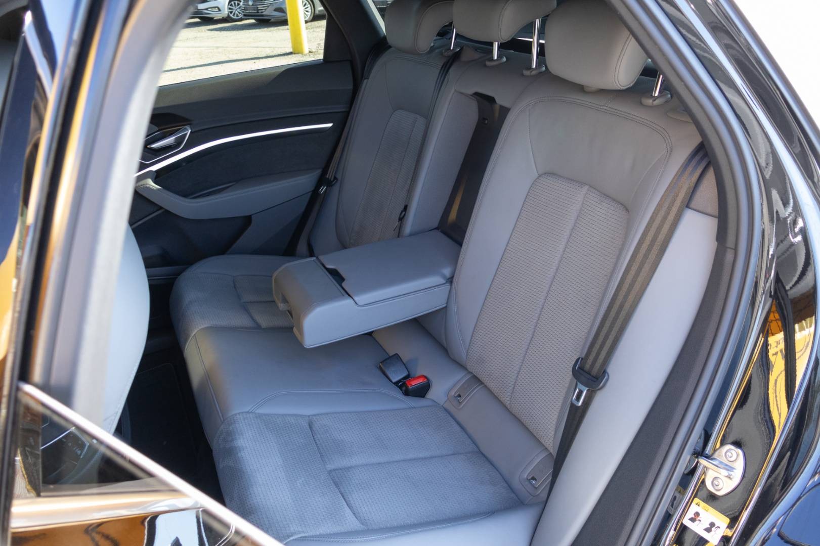 Audi E-tron 50 2x S-LINE Quattro -NEBÚRANÉ – Obrázok 13