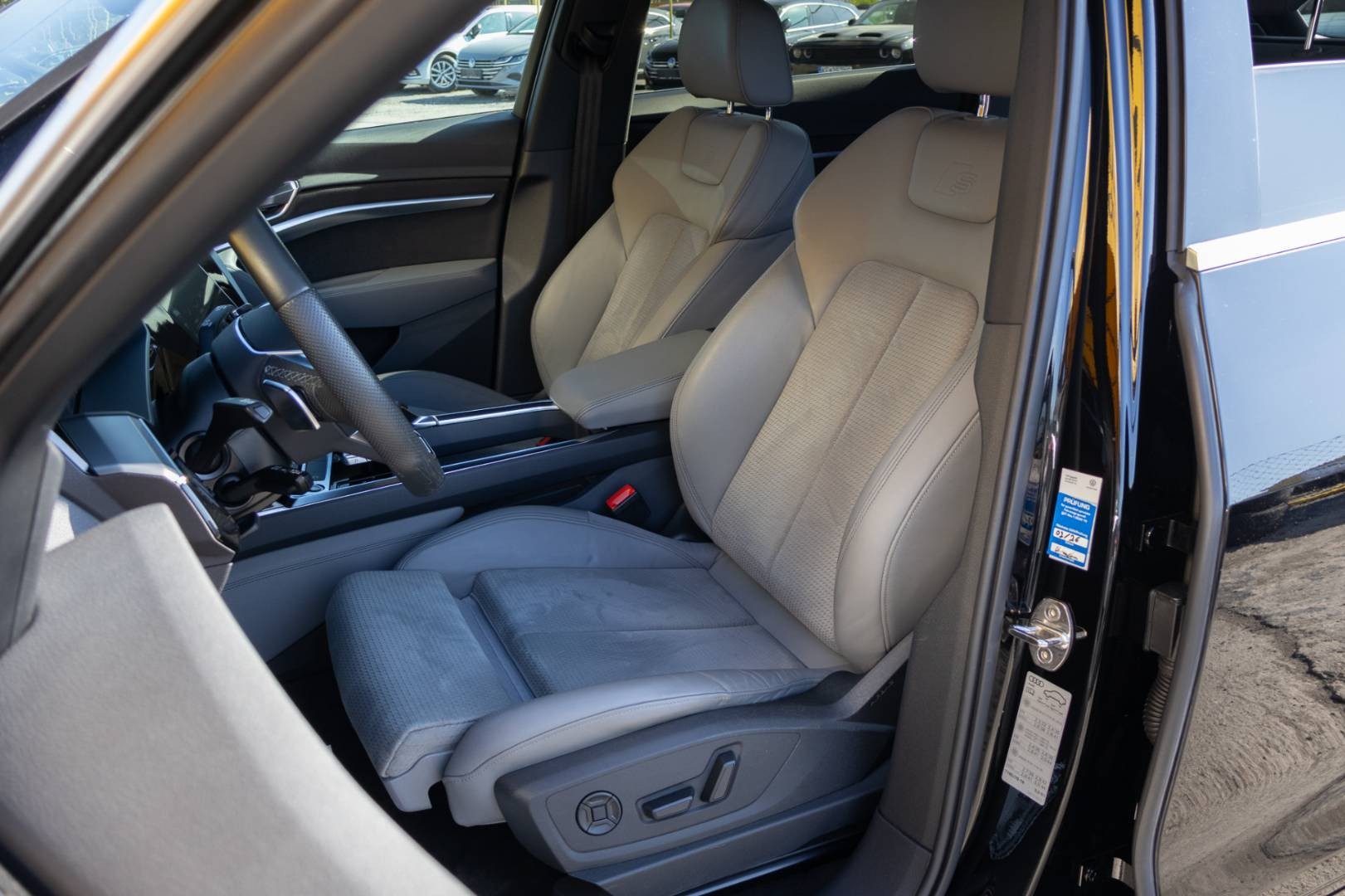 Audi E-tron 50 2x S-LINE Quattro -NEBÚRANÉ – Obrázok 14