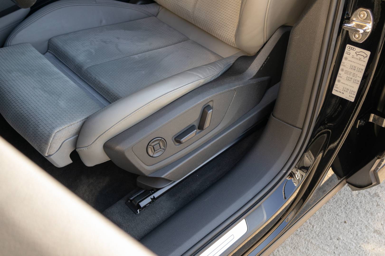 Audi E-tron 50 2x S-LINE Quattro -NEBÚRANÉ – Obrázok 15