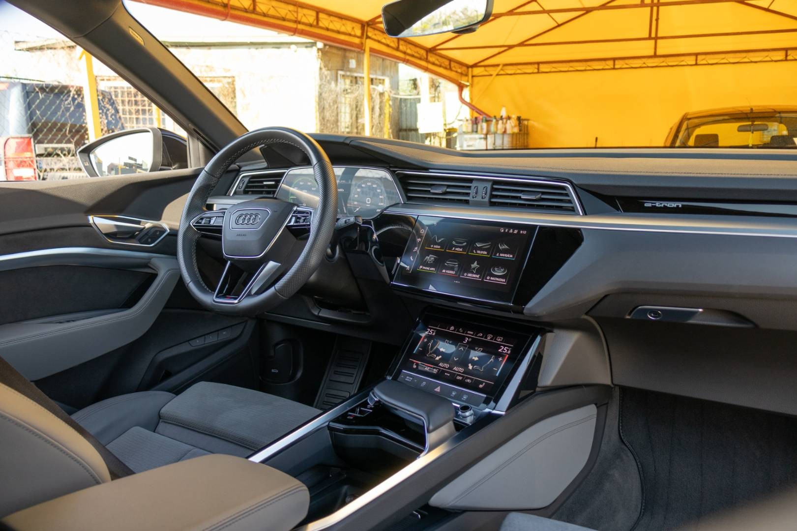 Audi E-tron 50 2x S-LINE Quattro -NEBÚRANÉ – Obrázok 17