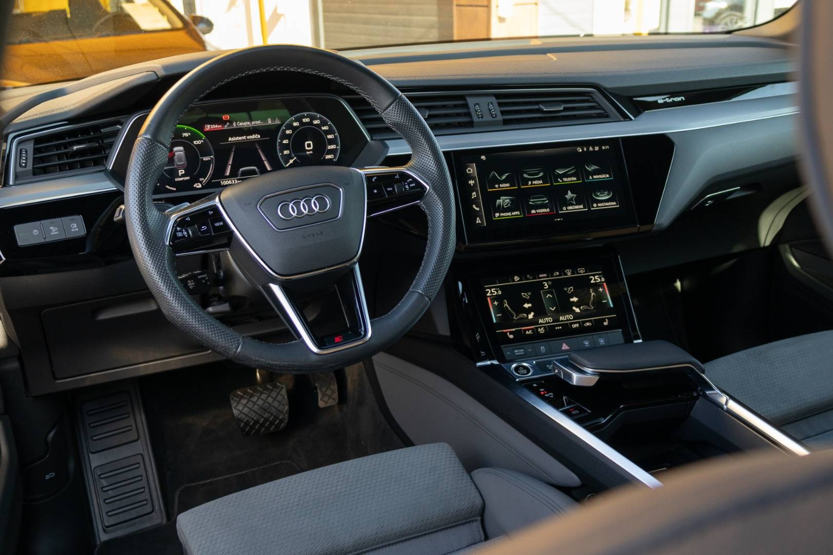 Audi E-tron 50 2x S-LINE Quattro -NEBÚRANÉ – Obrázok 18