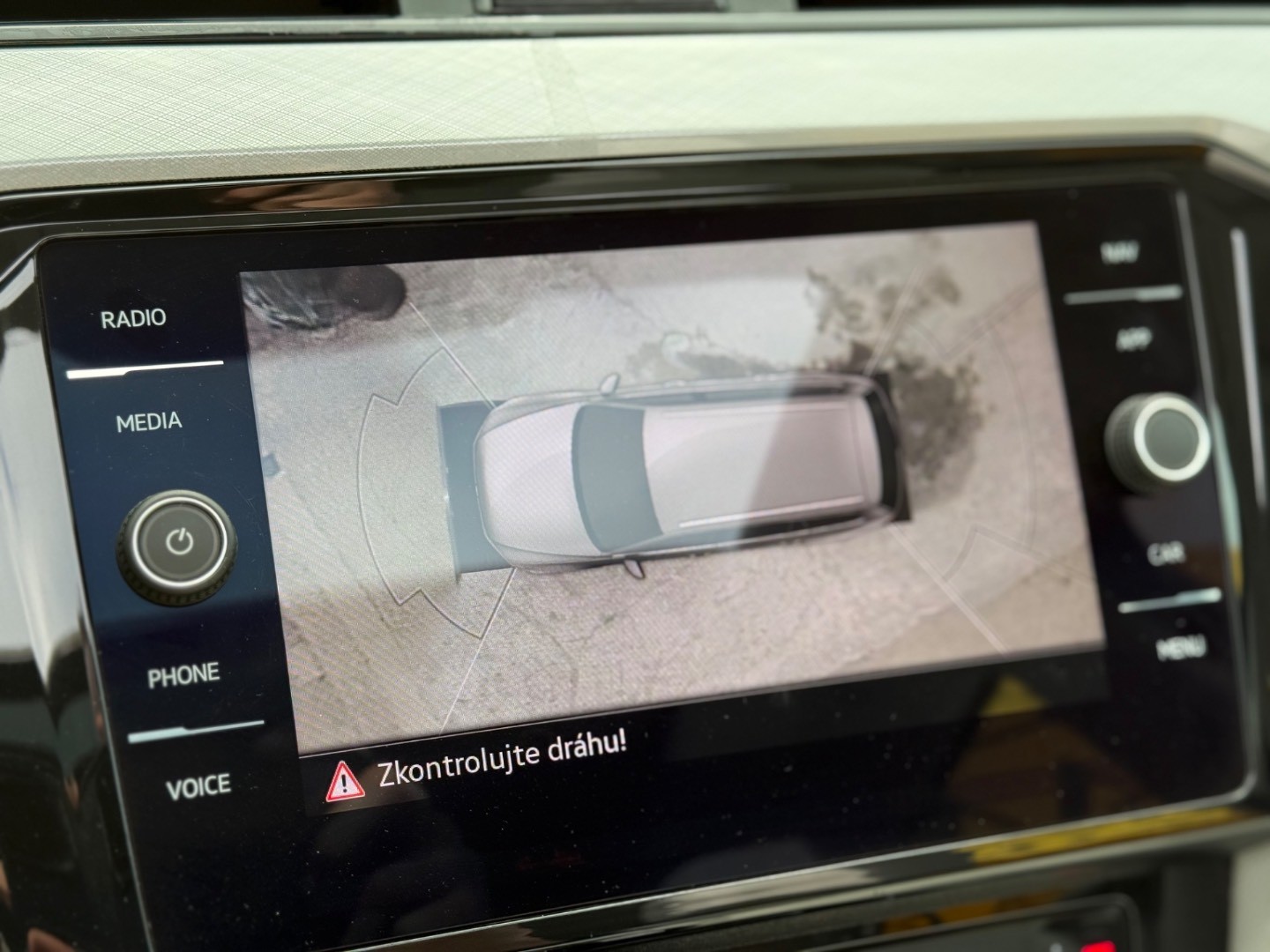 Volkswagen Passat Variant 2.0 TDI DSG Elegance -NEBÚRANÉ – Obrázok 13