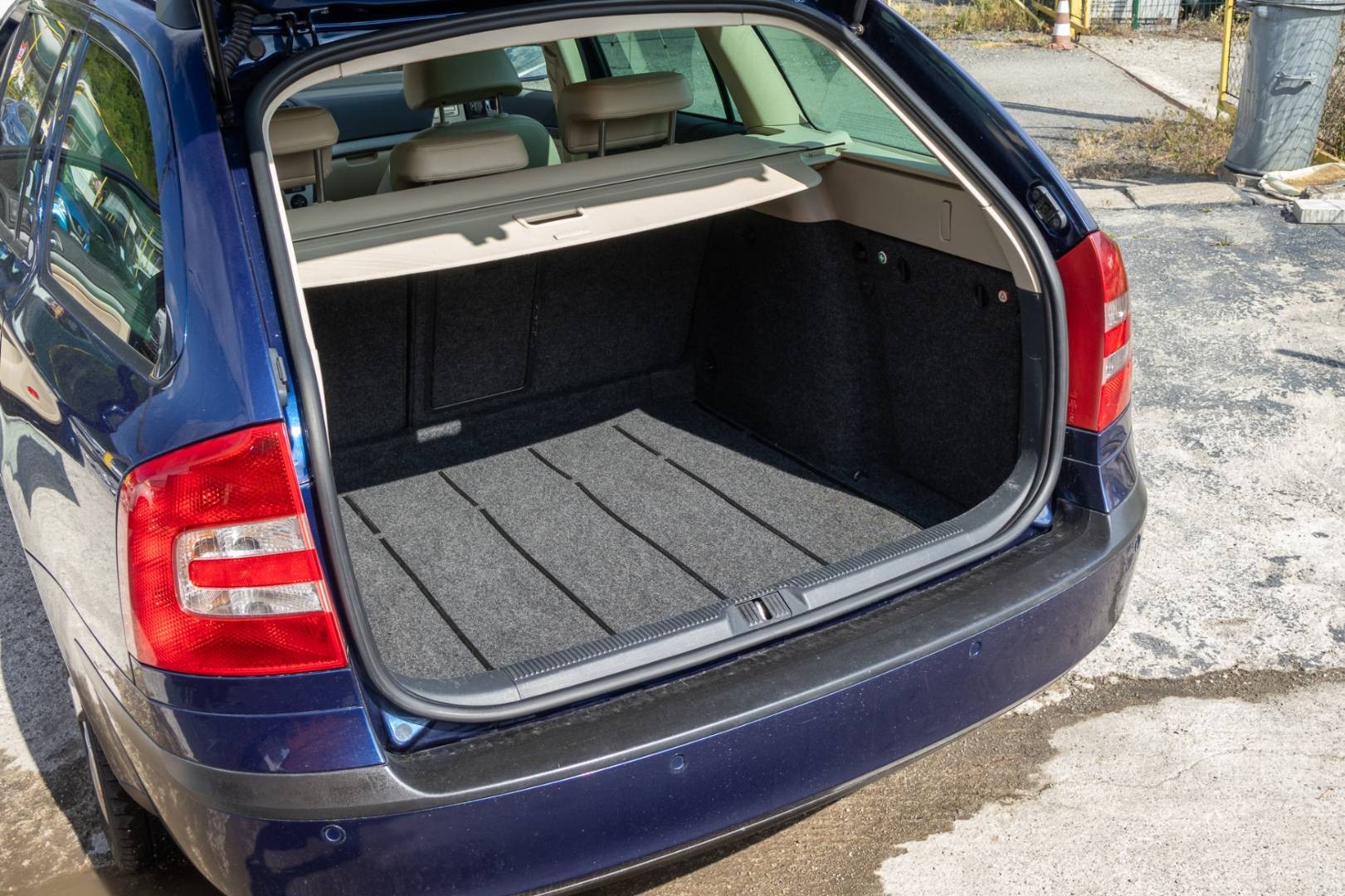 Škoda Octavia Combi 2.0 TDI Elegance DSG – Obrázok 9
