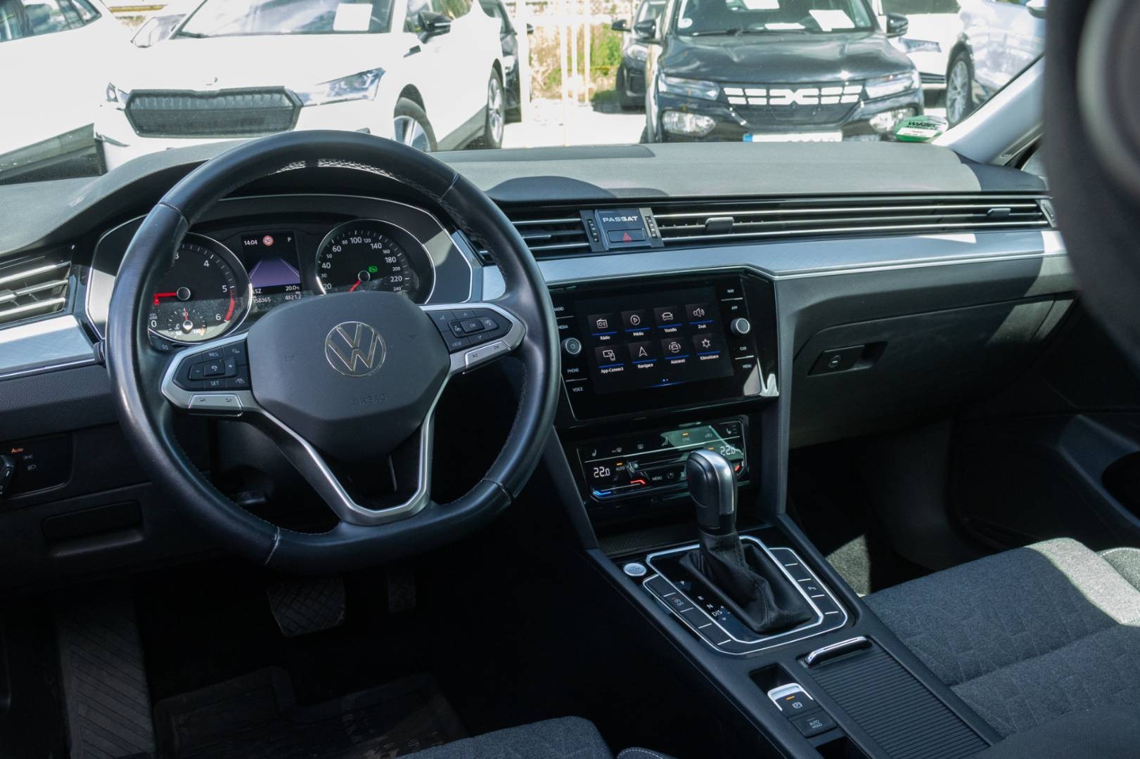 Volkswagen Passat Variant 2.0 TDI EVO Business+ / Webasto / Ambient – Obrázok 17