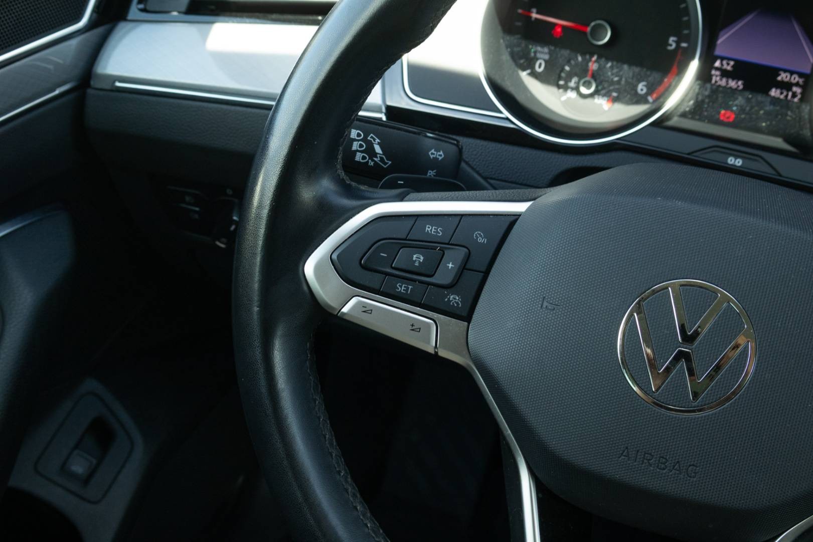 Volkswagen Passat Variant 2.0 TDI EVO Business+ / Webasto / Ambient – Obrázok 18