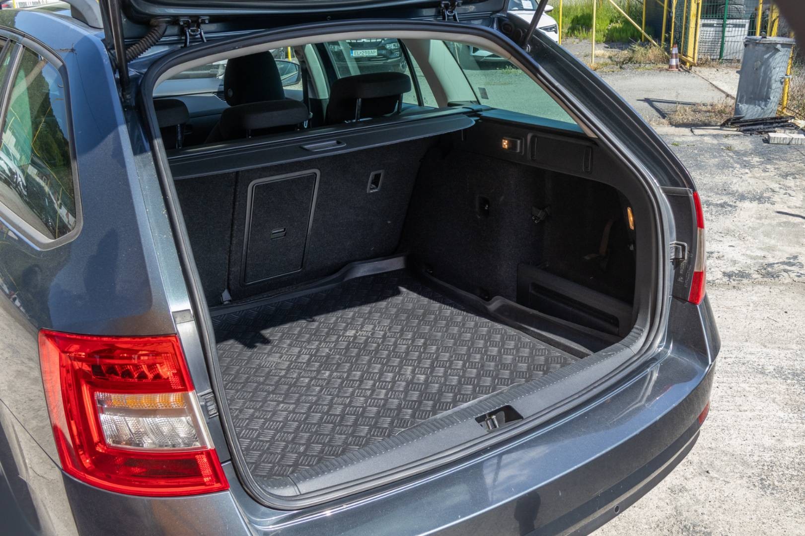 Škoda Octavia Combi 2.0 TDI Style 4x4 EU6 – Obrázok 10