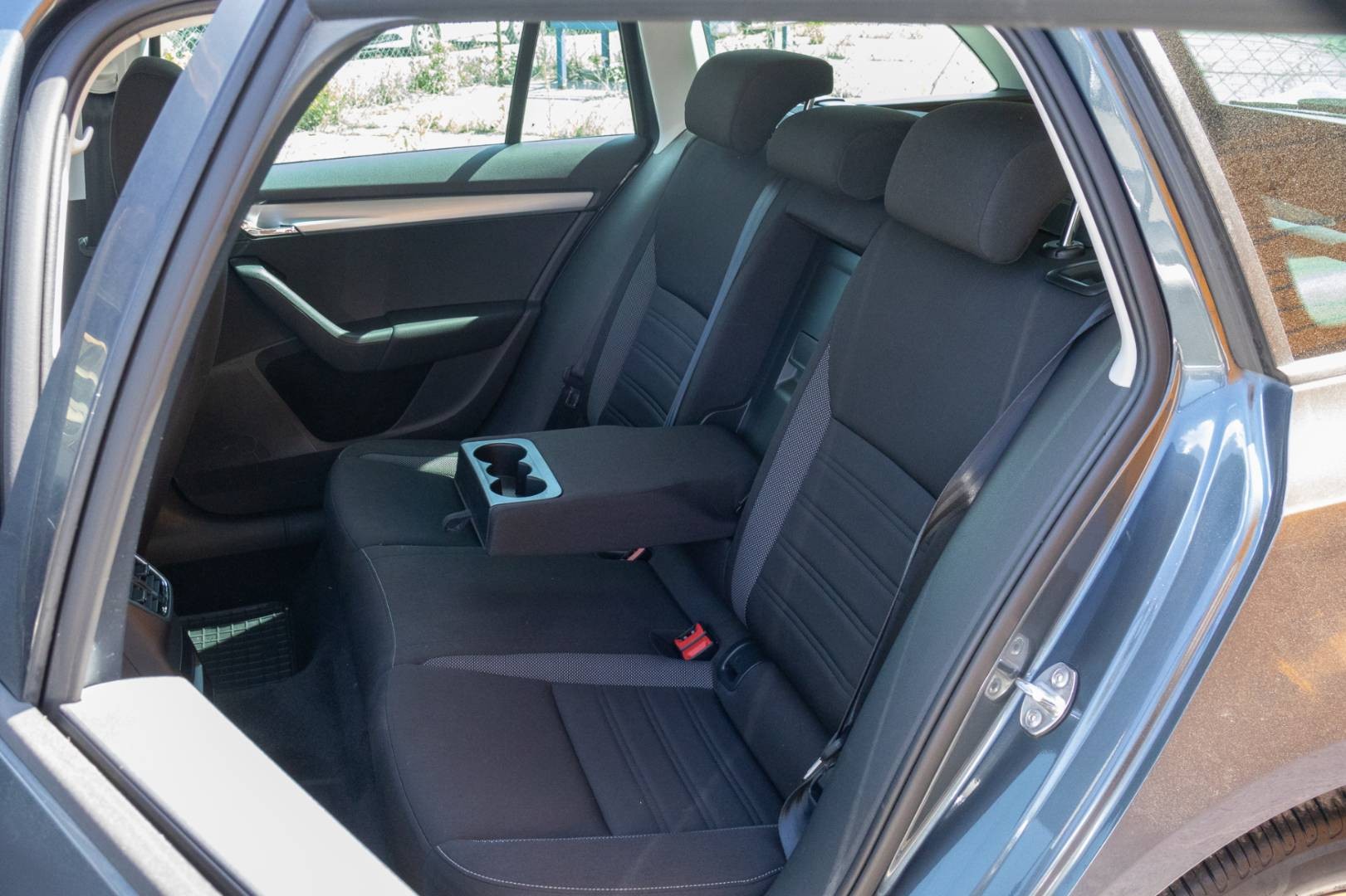 Škoda Octavia Combi 2.0 TDI Style 4x4 EU6 – Obrázok 11