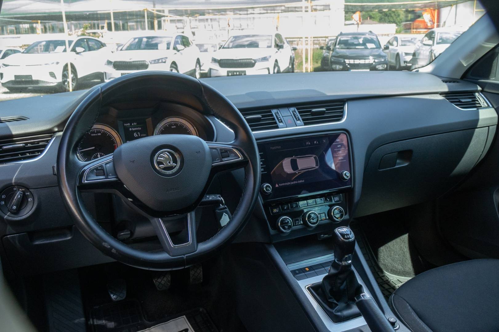 Škoda Octavia Combi 2.0 TDI Style 4x4 EU6 – Obrázok 13