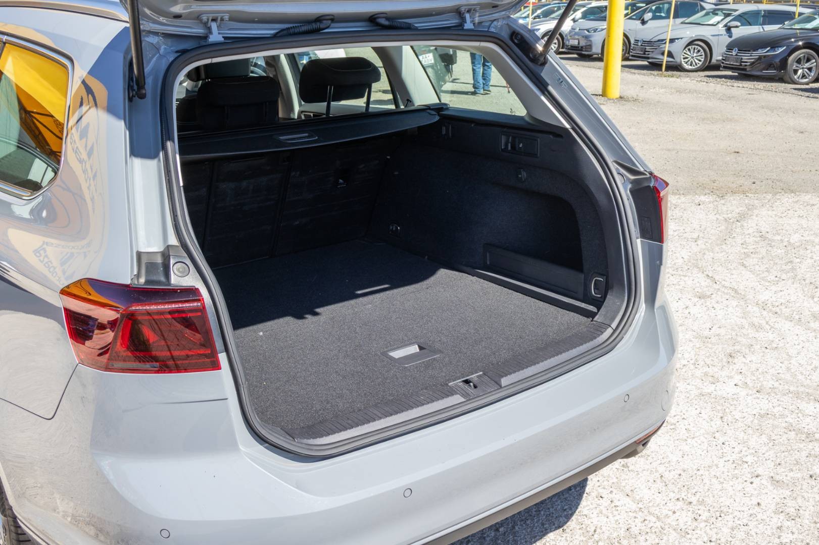 Volkswagen Passat Variant 2.0 TDI EVO Elegance DSG – Obrázok 9