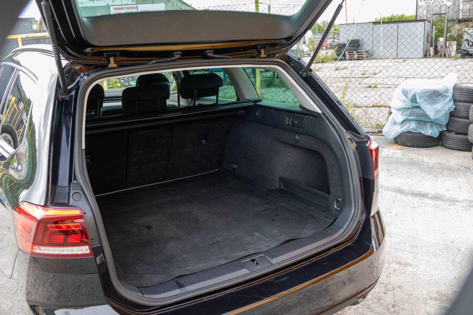 Volkswagen Passat Variant 2.0 TDI EVO Business DSG – Obrázok 9
