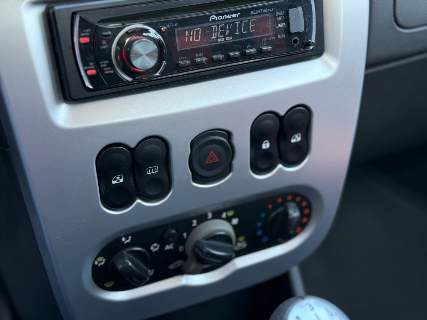 Dacia Sandero 1.6 Arctica – Obrázok 14