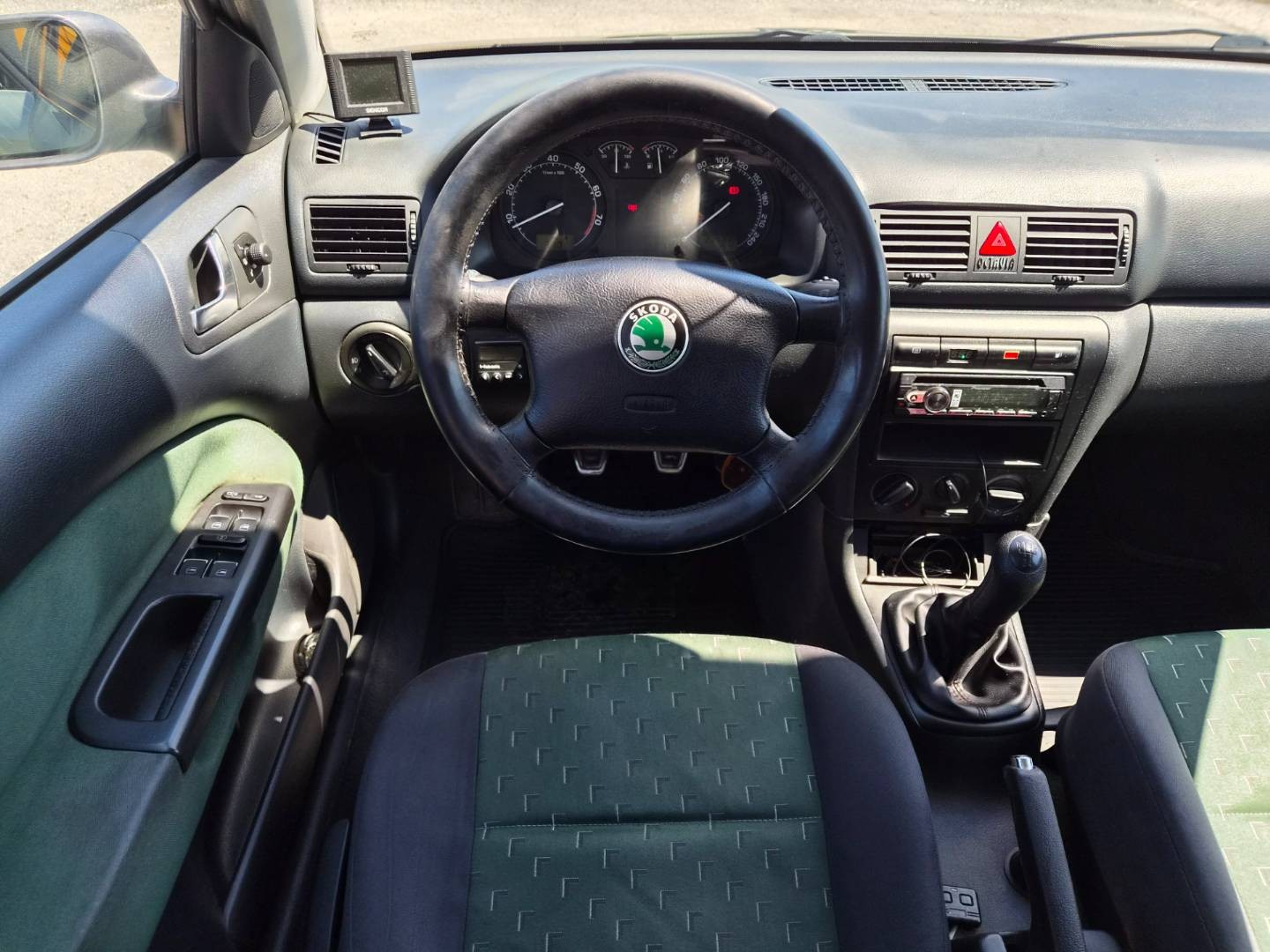 Škoda Octavia 1.6 Ambiente – Obrázok 10