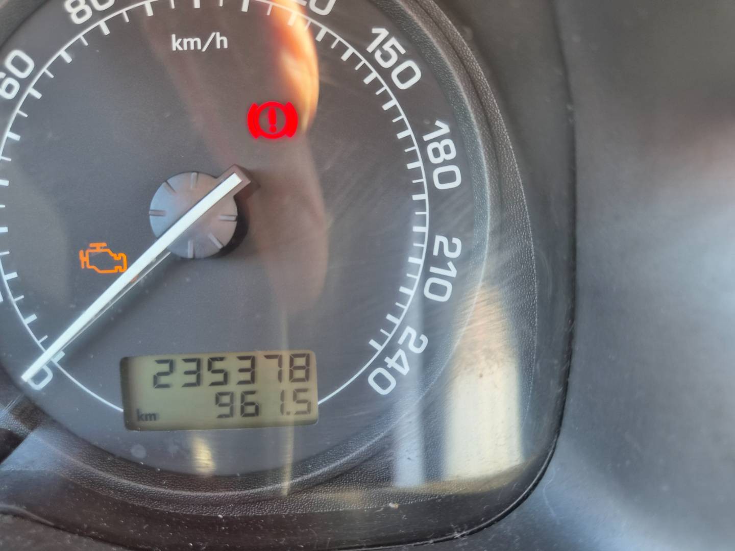 Škoda Octavia 1.6 Ambiente – Obrázok 12
