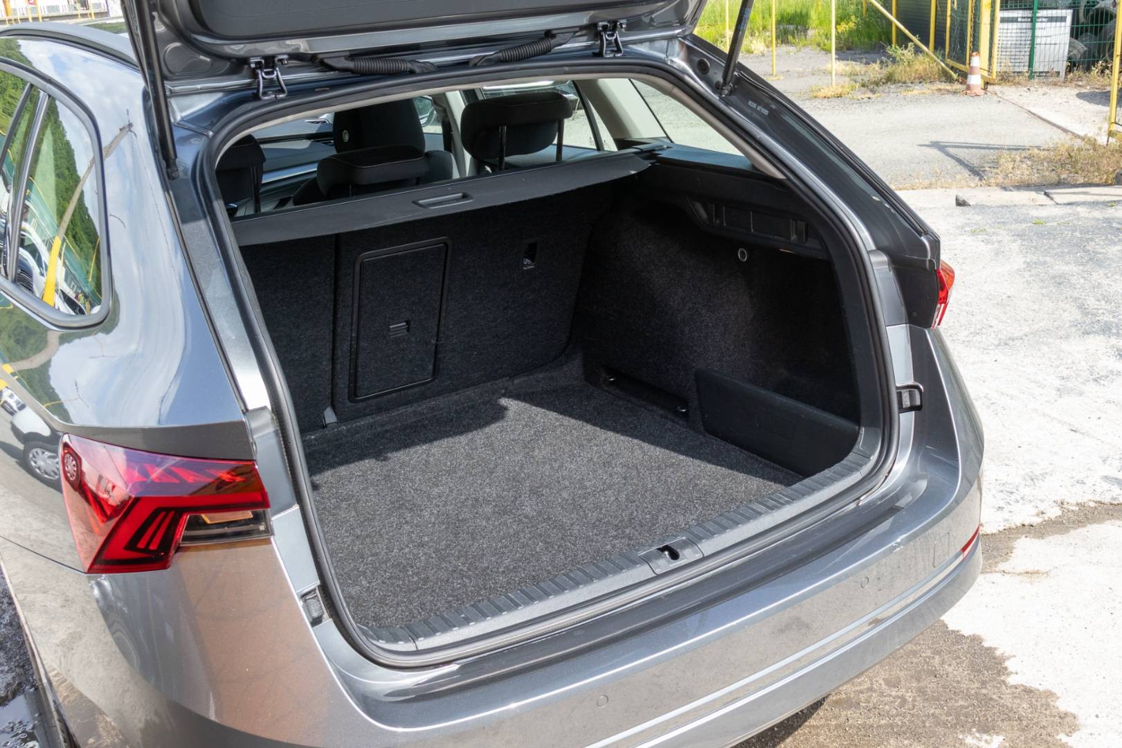 Škoda Octavia Combi 2.0 TDI SCR Ambition DSG – Obrázok 9