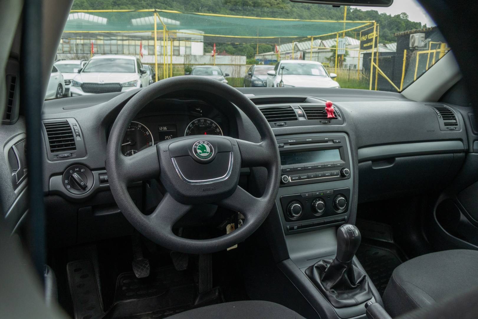 Škoda Octavia 1.6 MPI Ambiente – Obrázok 13
