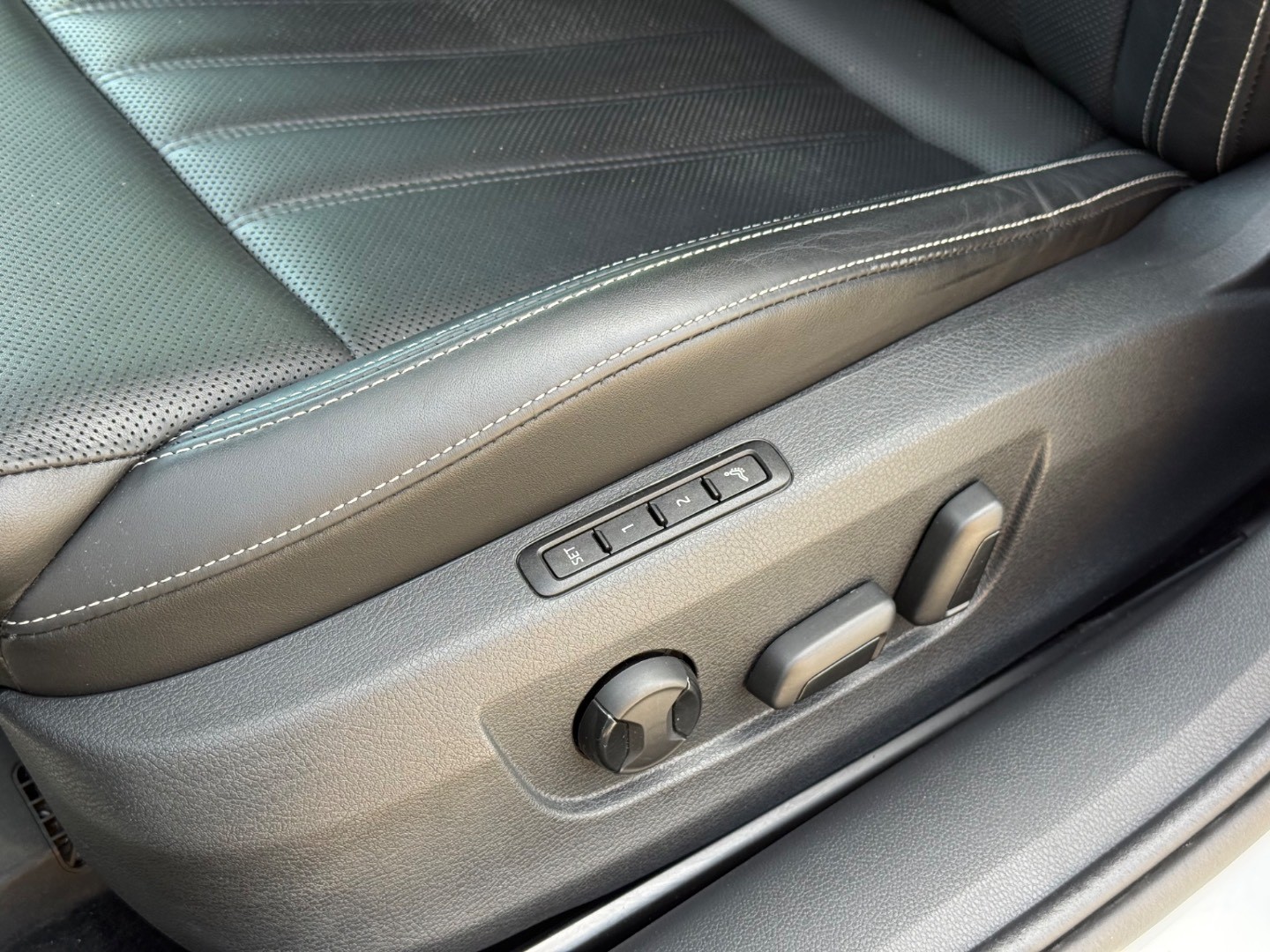 Škoda Superb Combi 2.0 TDI SCR Style – Obrázok 6